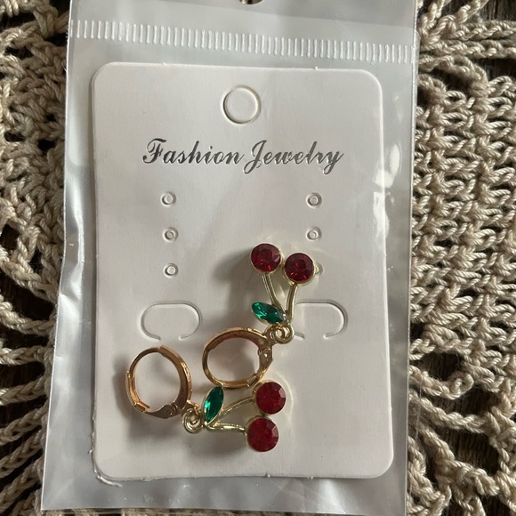 Cherries 🍒 Paris French Style Pendant and Earrings set - Picture 4 of 5